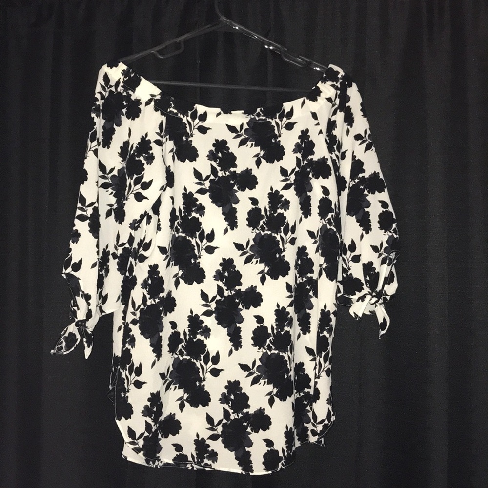 Off the shoulder Stitch Fix black & white blouse